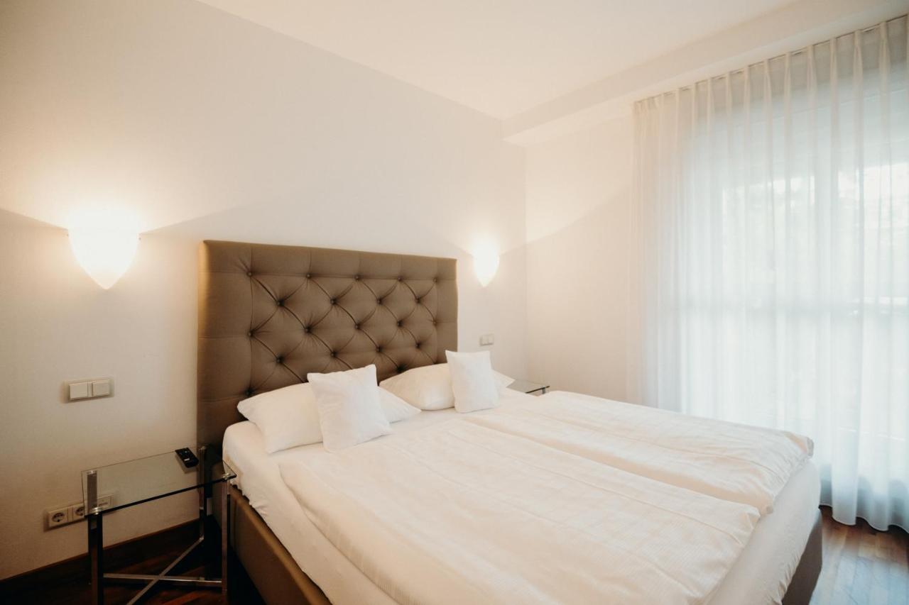 Hotel Crystal Saarbrucken Bagian luar foto