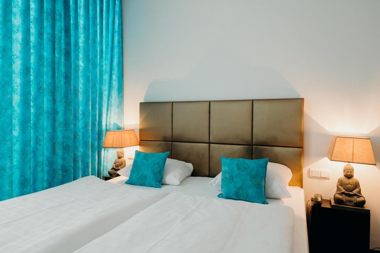 Hotel Crystal Saarbrucken Bagian luar foto